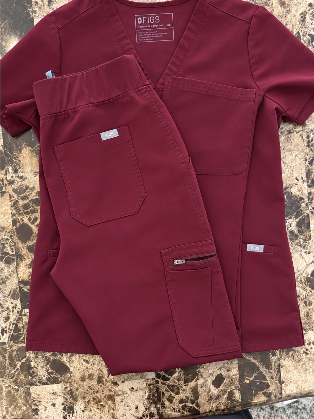 Figs Kids Short Sleeve Scrub Set in Burgundy